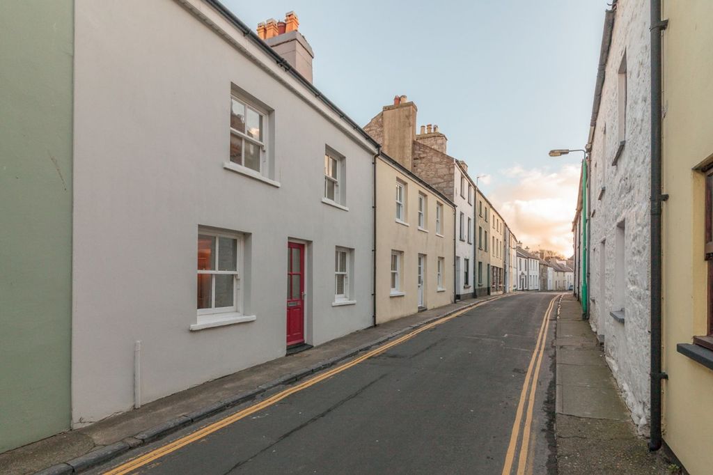 Property photo 1 of 13