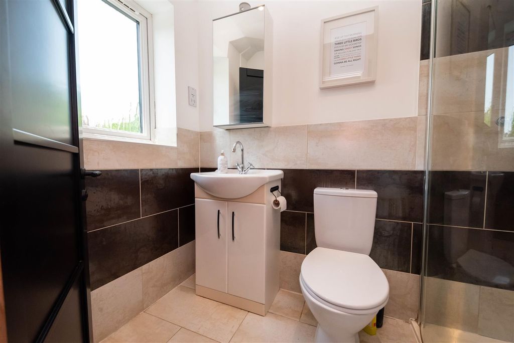 Additional image 18 of 6 bed detached house for saleSorrel Drive, Lightwater GU18