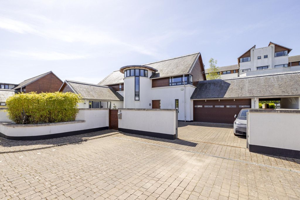 Property photo 1 of 42