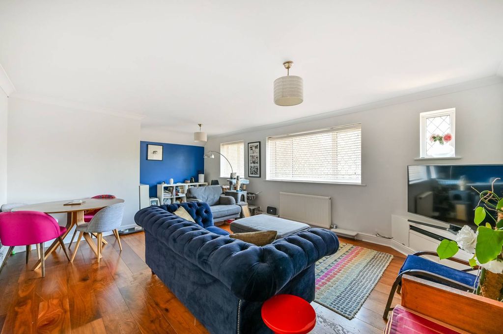 Property photo 2 of 10