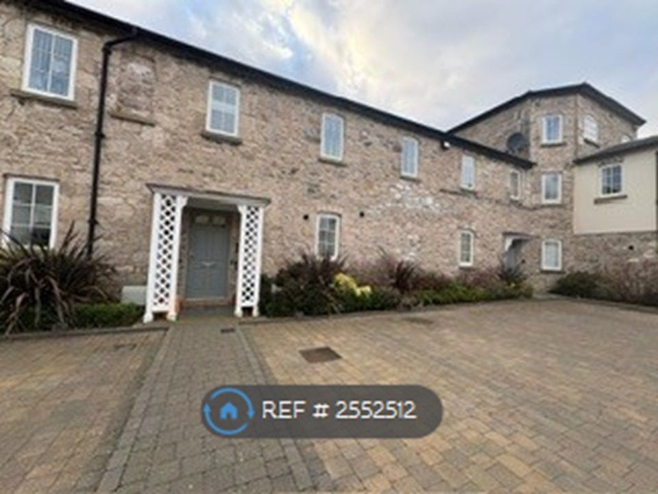 Property photo 1 of 13 Shared Entrance