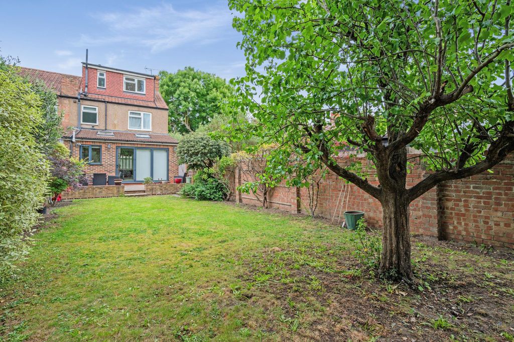 Additional image 18 of 3 bed semi-detached house for saleClifden Road, Brentford TW8