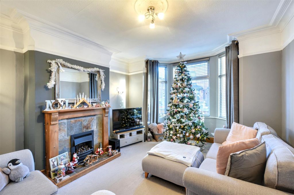 Property photo 2 of 15 Lounge_1.Jpeg