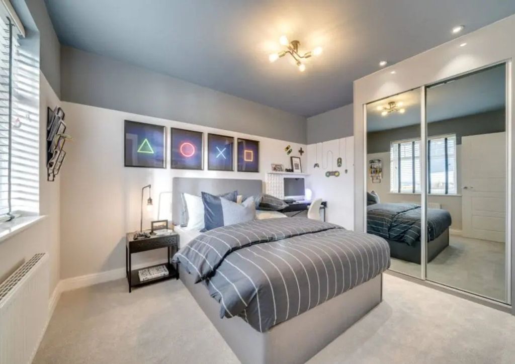 Property photo 3 of 11