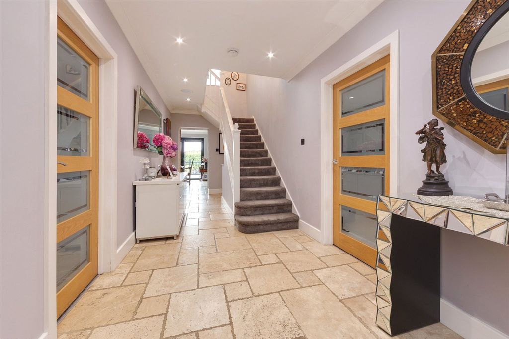 Property photo 2 of 24 Picture No. 04