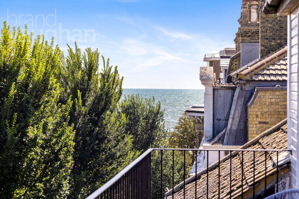 Property photo 2 of 17 Picture No. 06