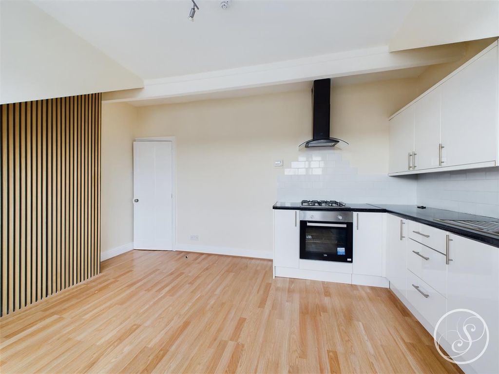 Property photo 2 of 10 Kitchen/ Living Space