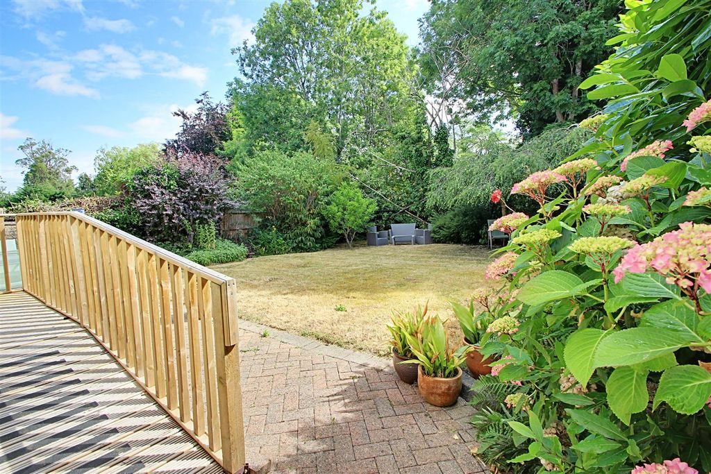 Property photo 2 of 22 Garden 1.Jpg