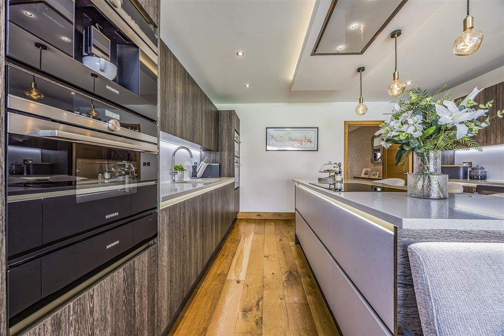 Additional image 16 of 4 bed town house for saleWykeham Place, Fareham PO16