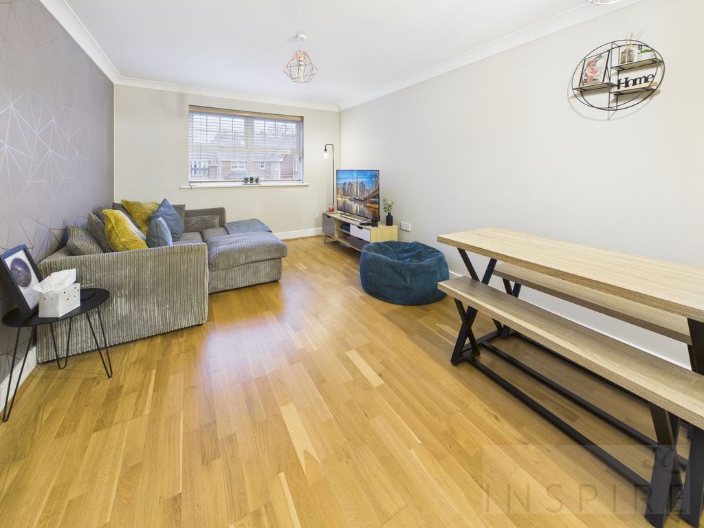 Property photo 3 of 11