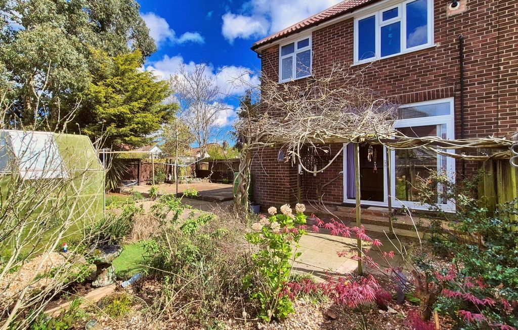 Property photo 2 of 22