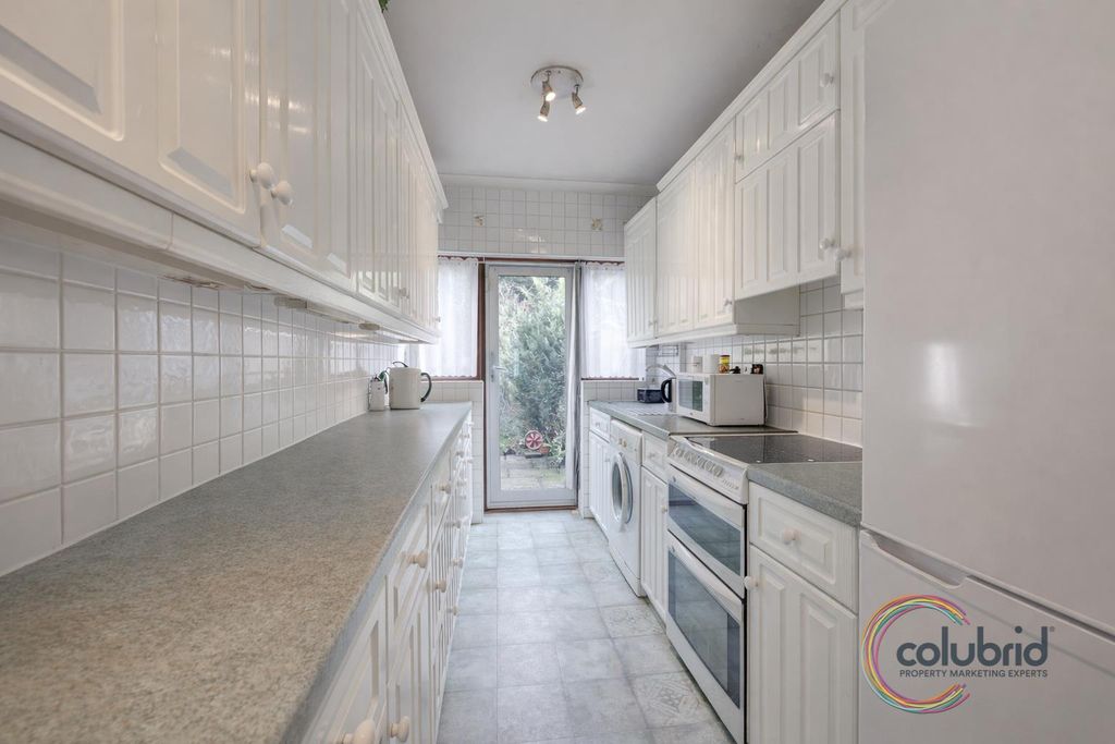 Property photo 3 of 14