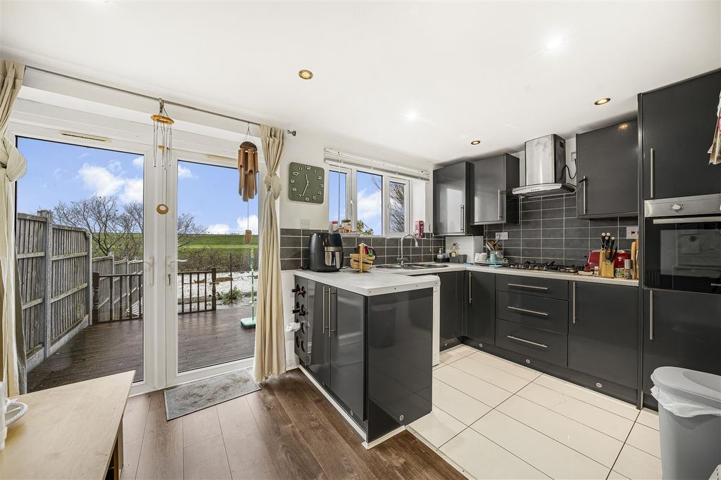 Property photo 3 of 26 Dsc03770.Jpg