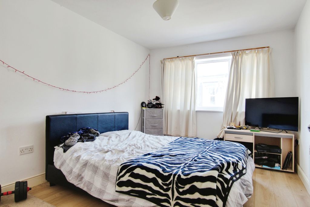 Property photo 3 of 10 Photography