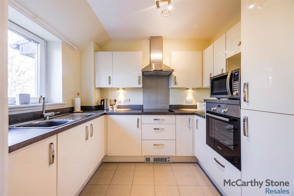 Property photo 2 of 17 Irph2668-Hdr.Jpg