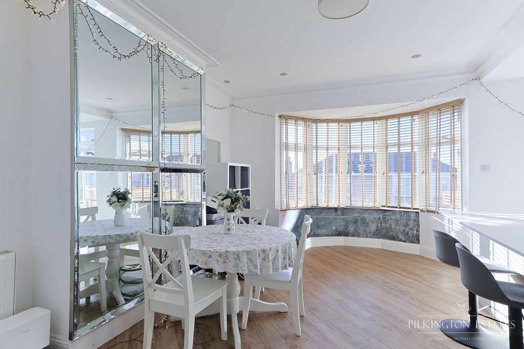 Property photo 3 of 18 4736232