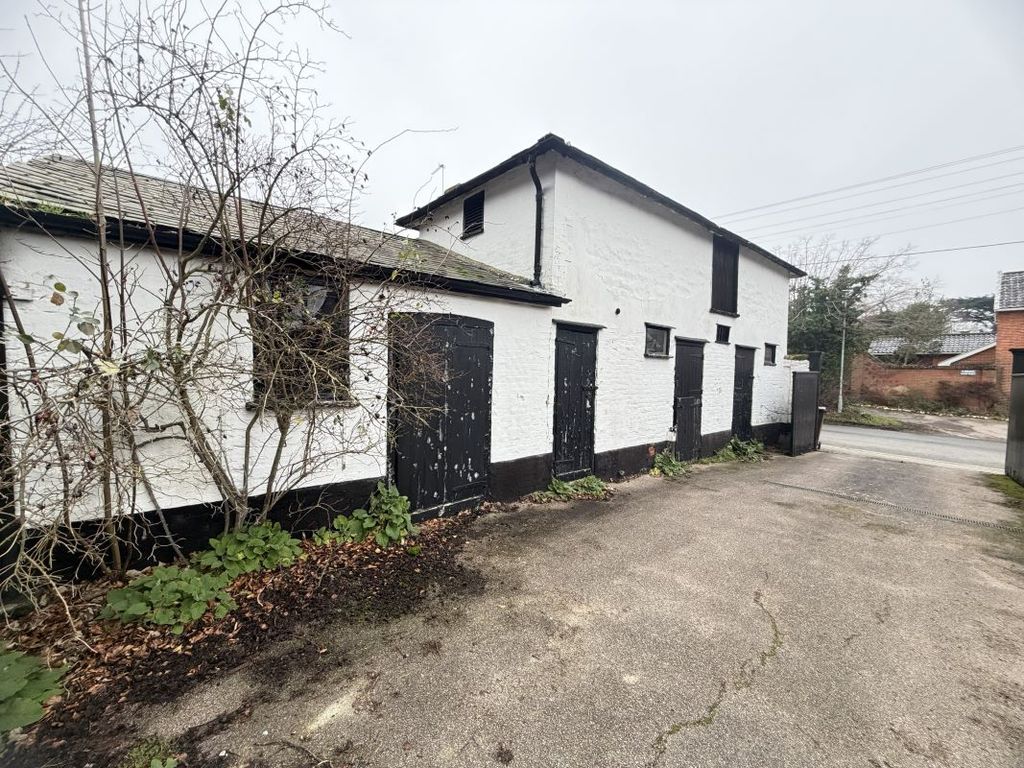 Property photo 3 of 12