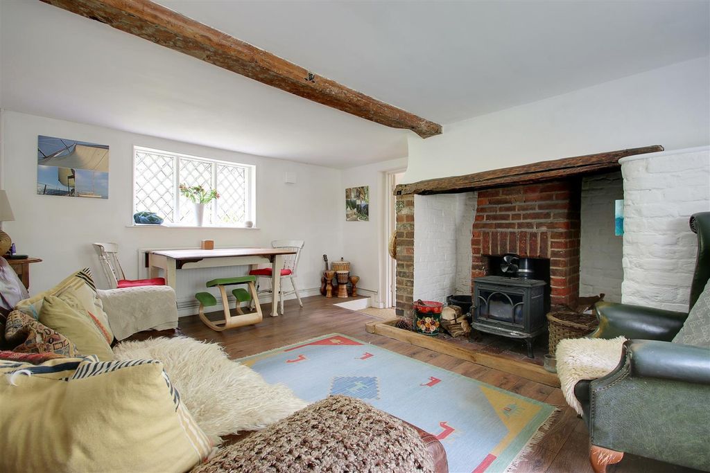 Property photo 2 of 20