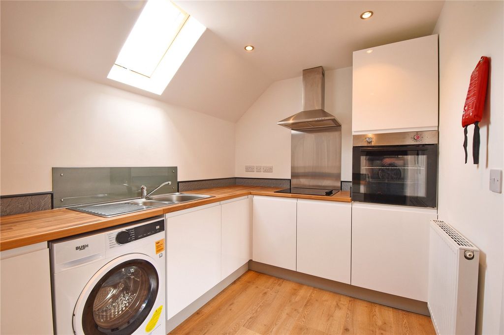 Property photo 2 of 8 Picture No. 01