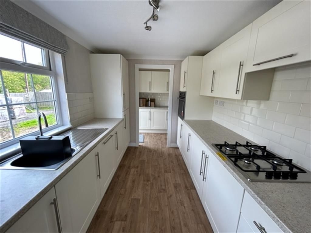 Property photo 2 of 7 Kitchen