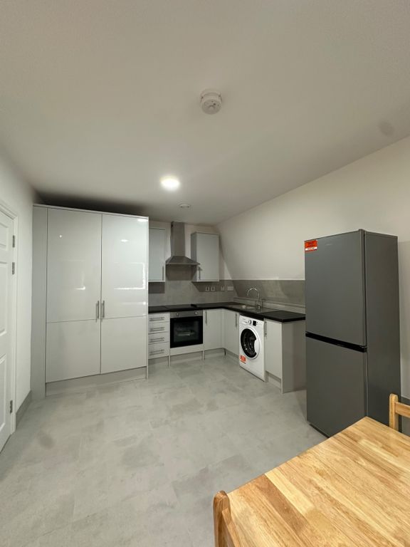 Property photo 1 of 2 1 Bed Flat To Rent Leeland Road, London W13