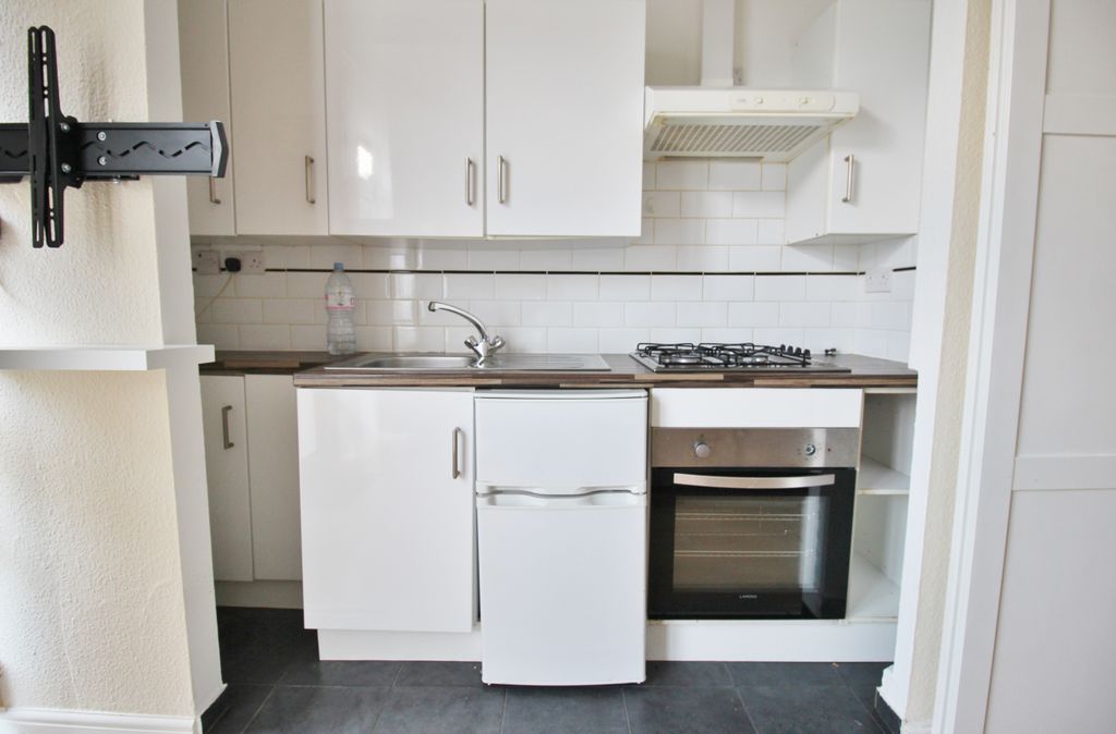 Property photo 3 of 8 Open-Plan Kitchen