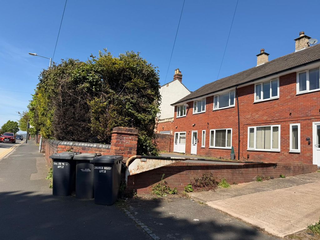 Property photo 3 of 43 Gallery