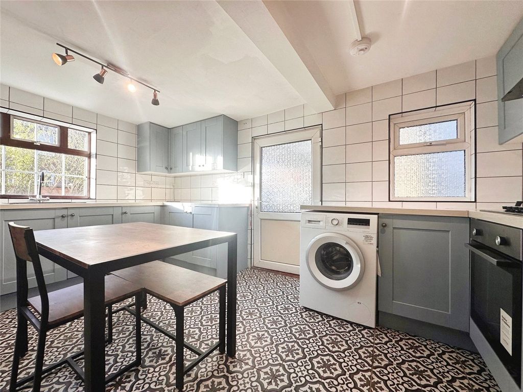Property photo 3 of 10 Breakfast Kitchen