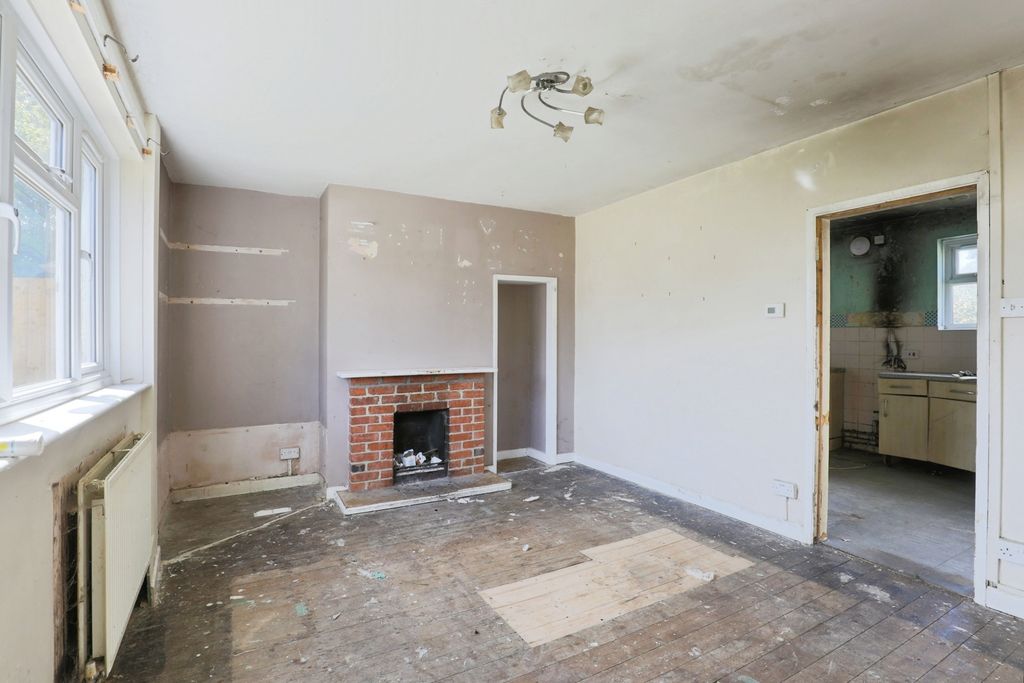 Property photo 3 of 17 Photo