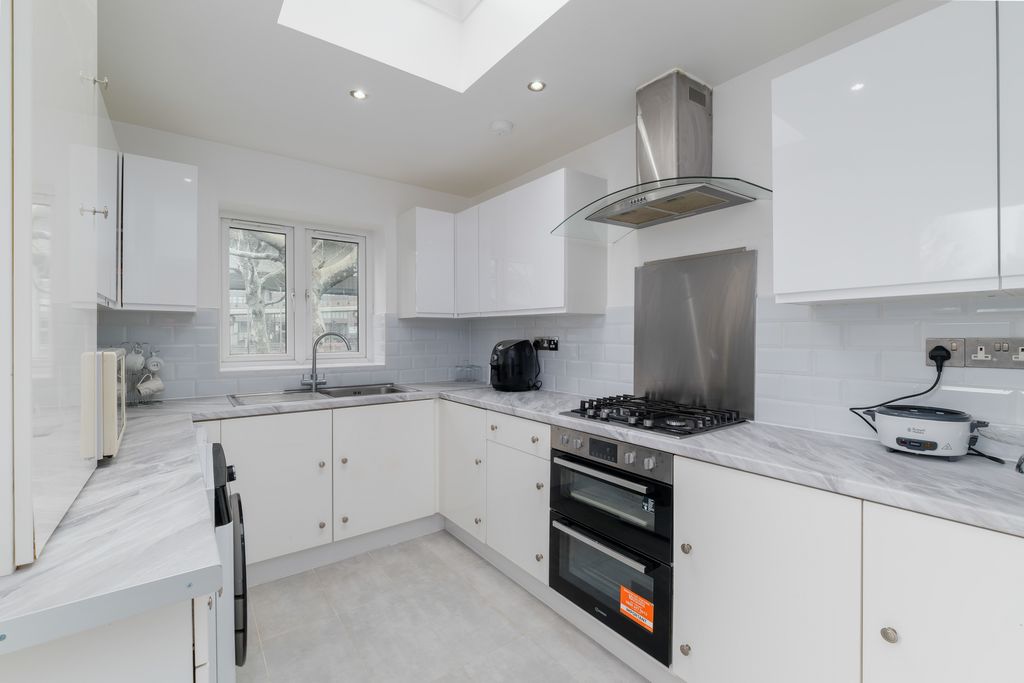 Property photo 3 of 22