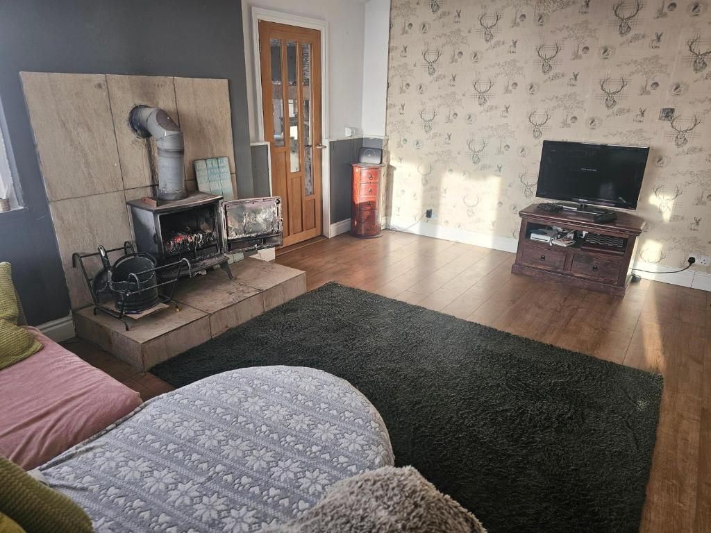 Property photo 3 of 19 Photo 2