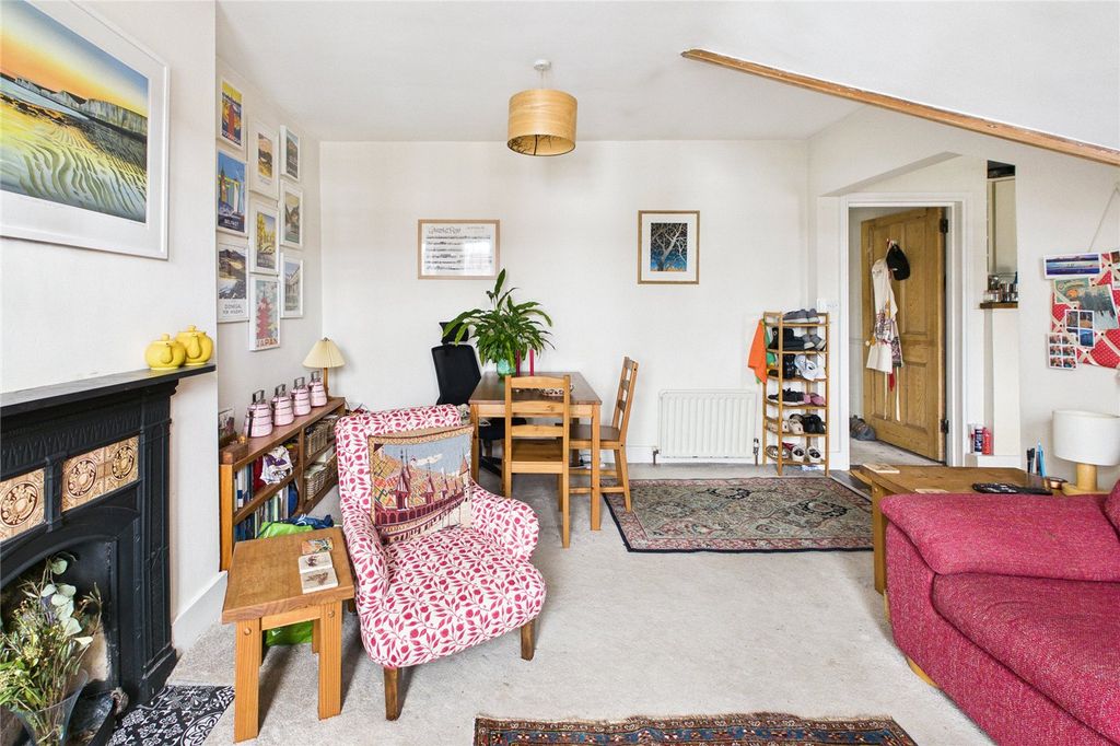 Property photo 3 of 12 Picture No. 02