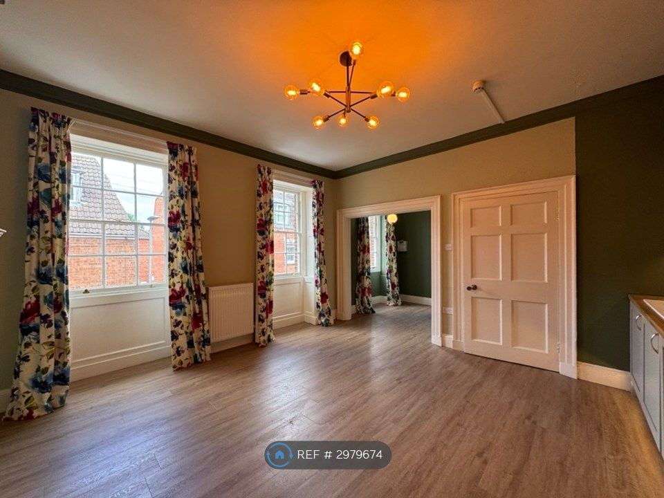 Property photo 1 of 10 Living/Dining Area