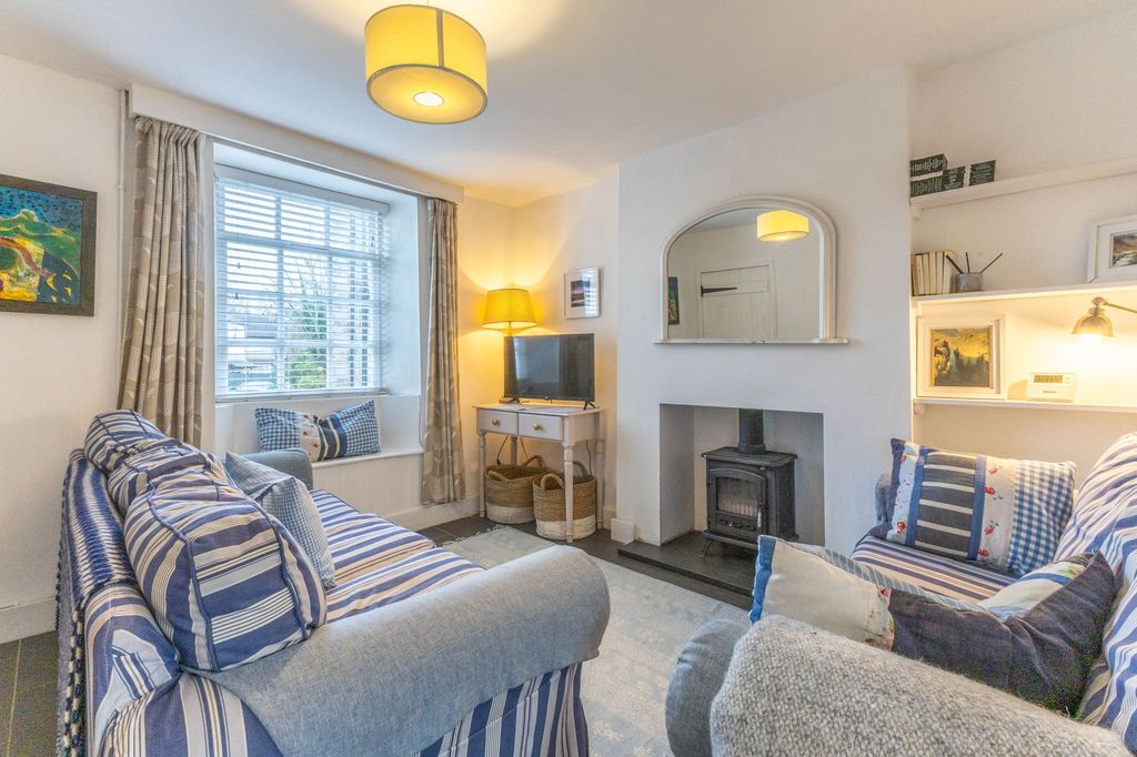 Property photo 2 of 22