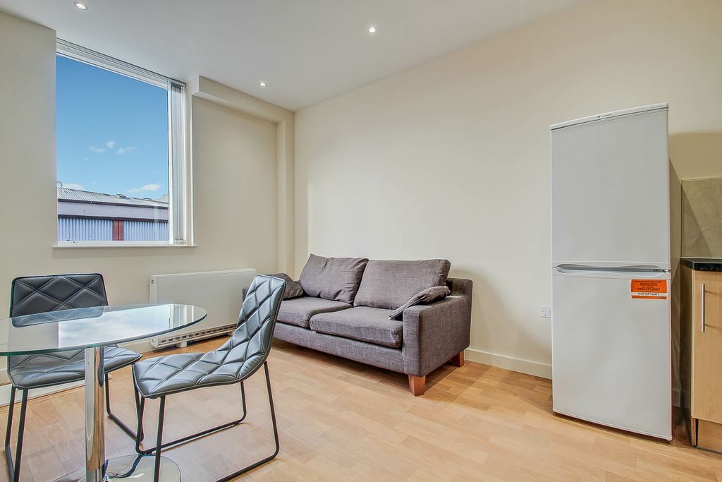 Property photo 3 of 10