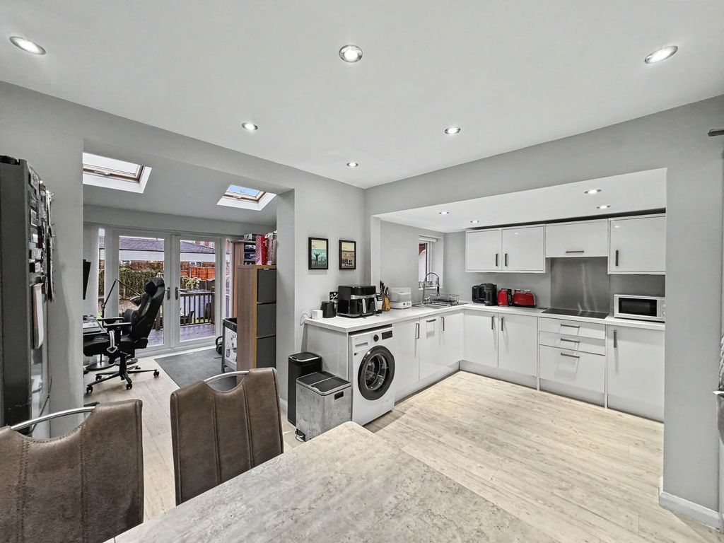 Property photo 1 of 21