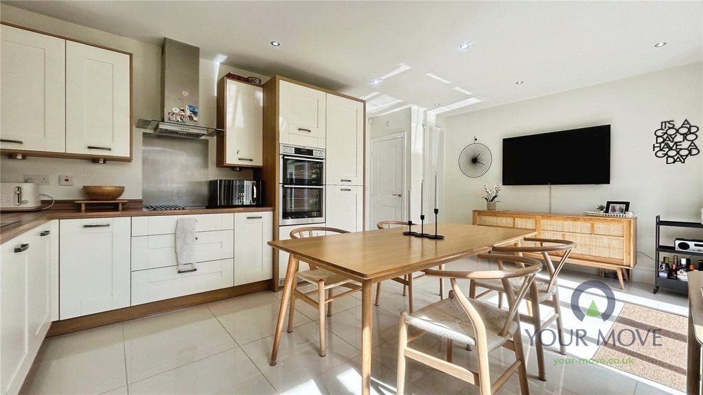 Property photo 3 of 16 Picture No. 19