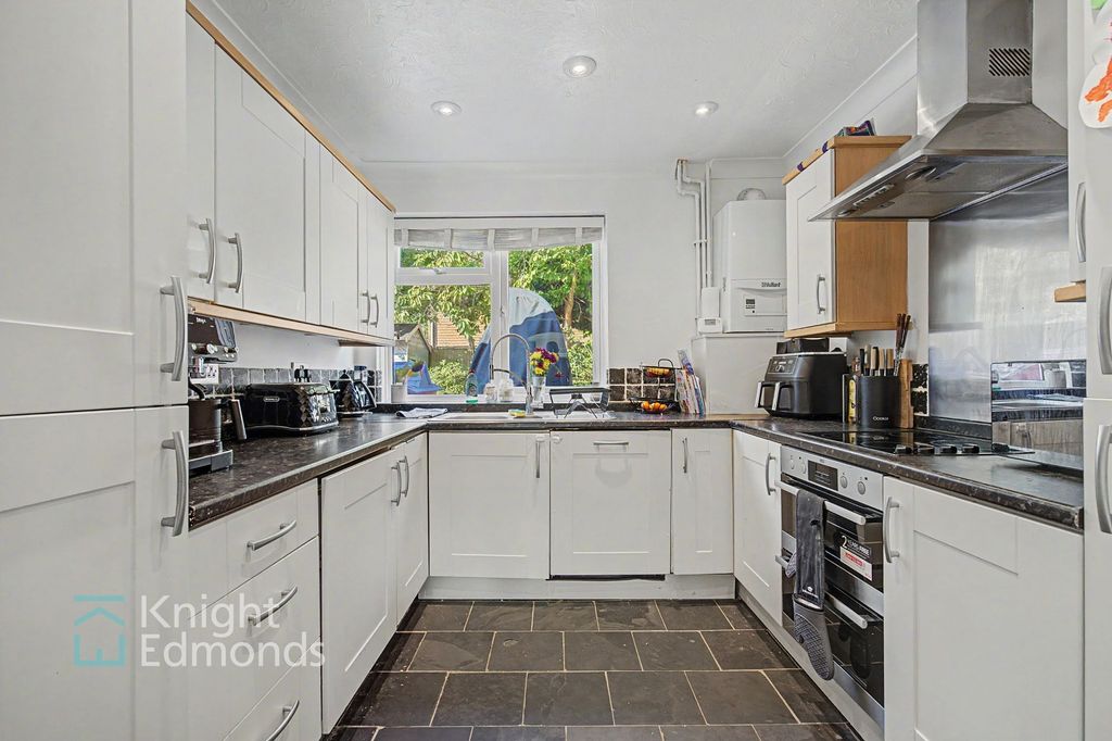 Property photo 3 of 14 Kitchen