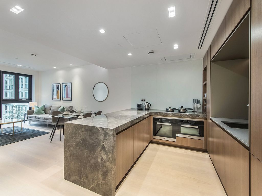 Property photo 1 of 17 Lincoln Square