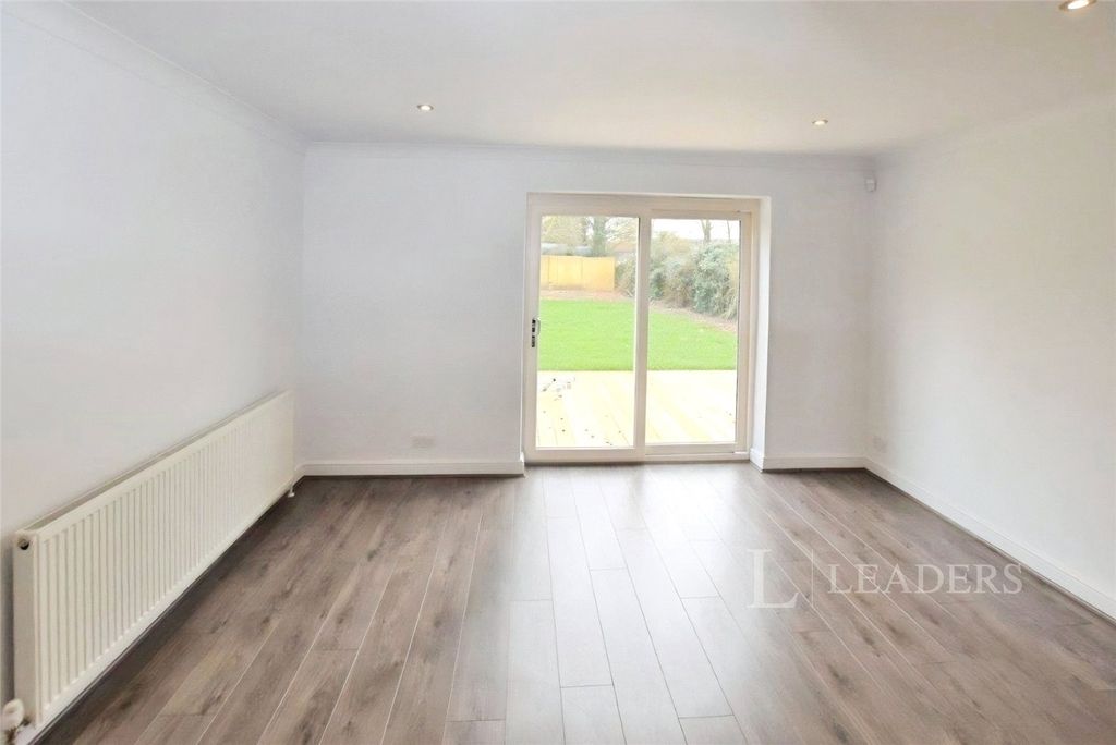 Property photo 3 of 18 Dinning Room
