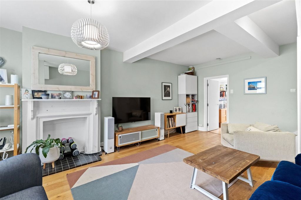 Property photo 3 of 12 Picture No. 04