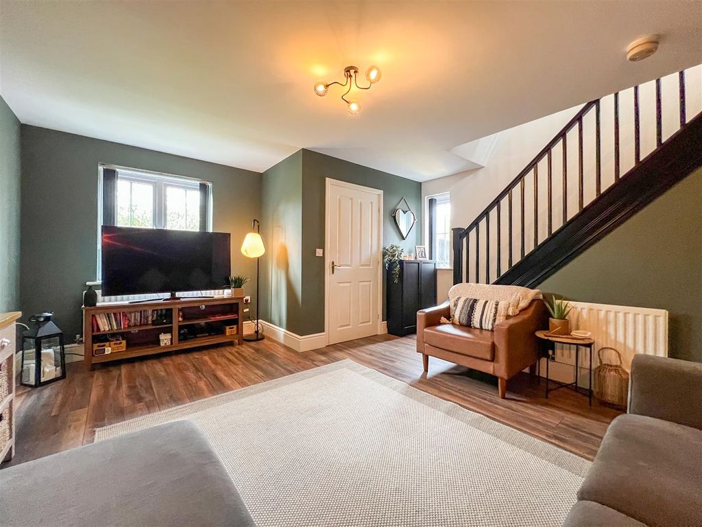 Property photo 3 of 19 Sitting Room