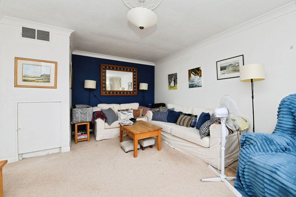 Property photo 2 of 16 Photo