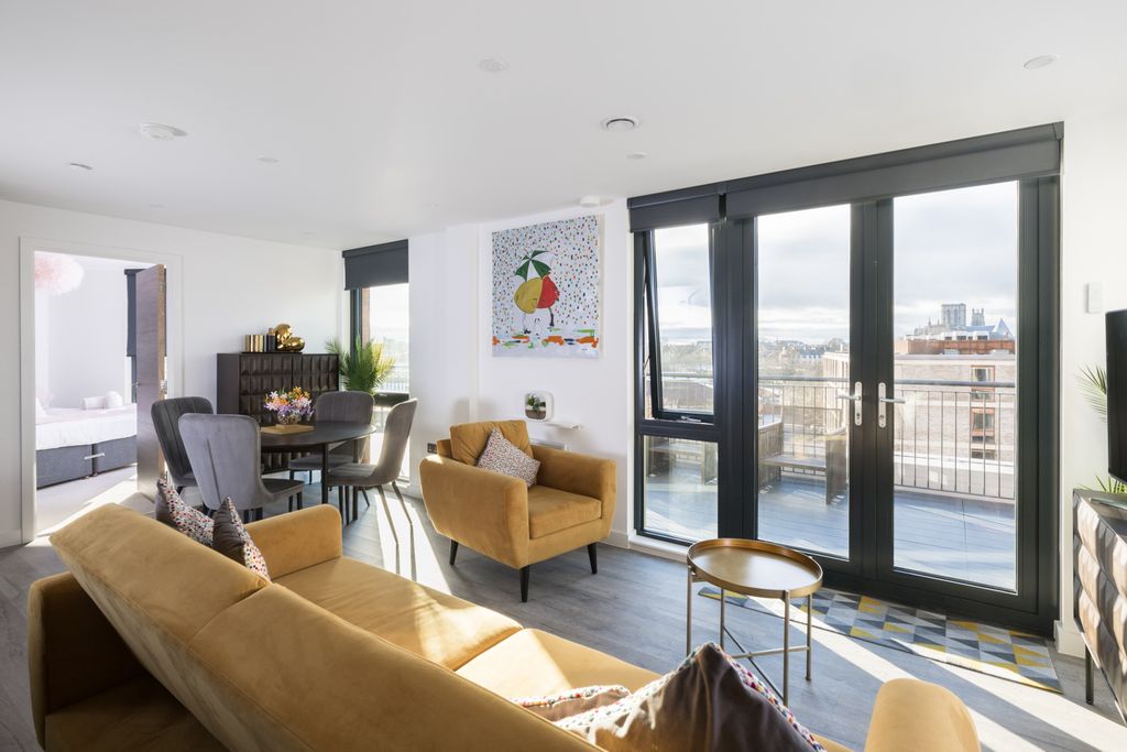 Property photo 1 of 20 Open Plan Living
