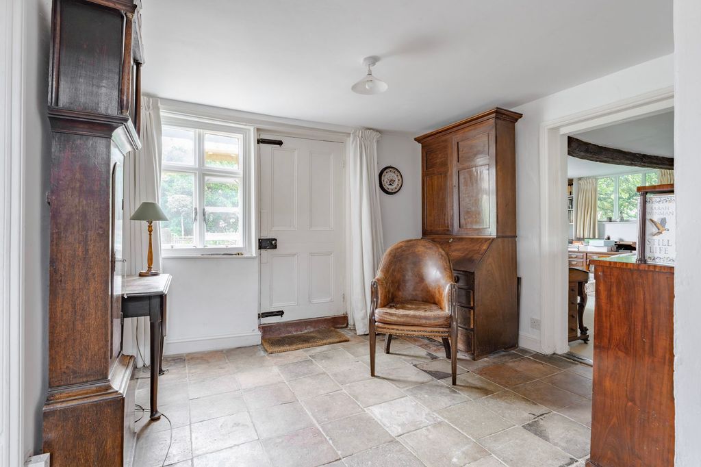 Property photo 3 of 32