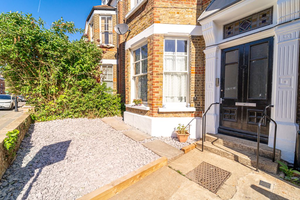 Property photo 3 of 12 Ndb06082-Edit