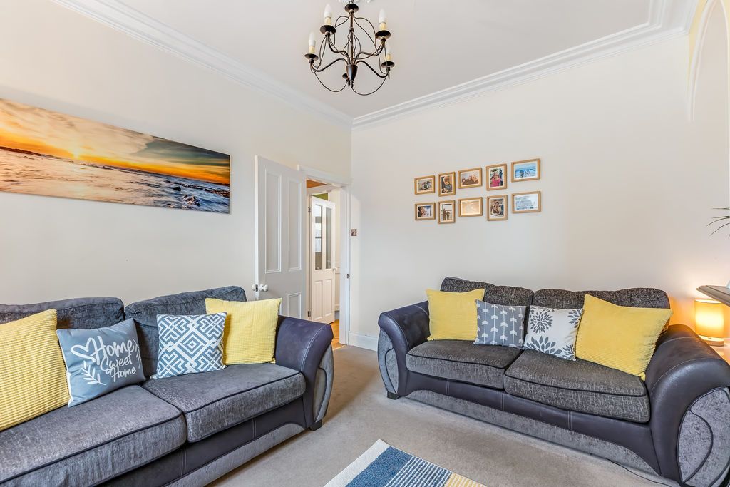 Property photo 3 of 34 Photo 9