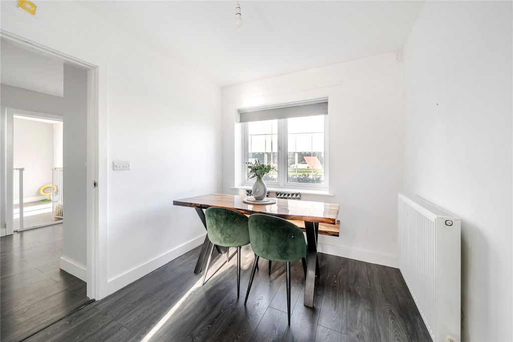 Property photo 3 of 21 Picture No. 18