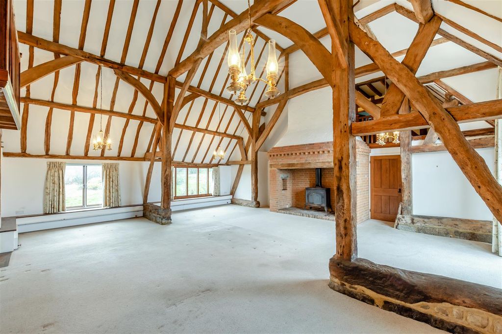 Property photo 2 of 24 8673777-Interior21.Jpg