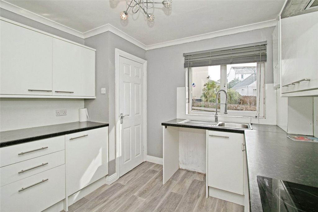 Property photo 2 of 12 Kitchen